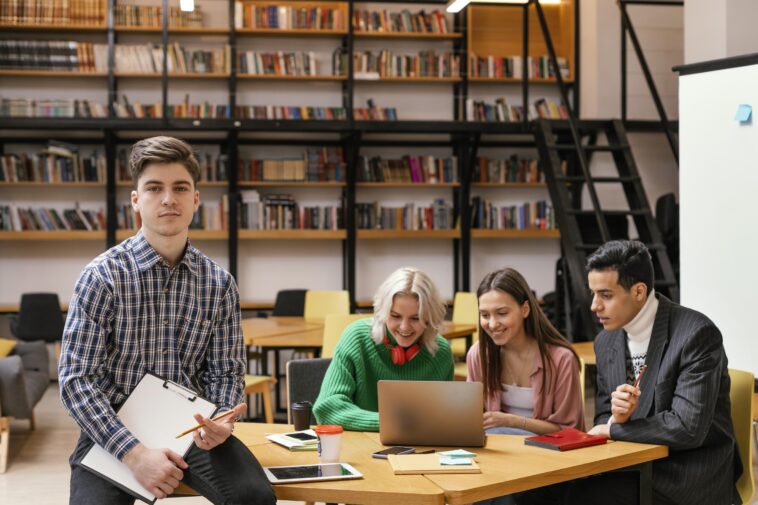 Graviity Junior College: Shaping a Bright Future for Students 1 team meeting startups