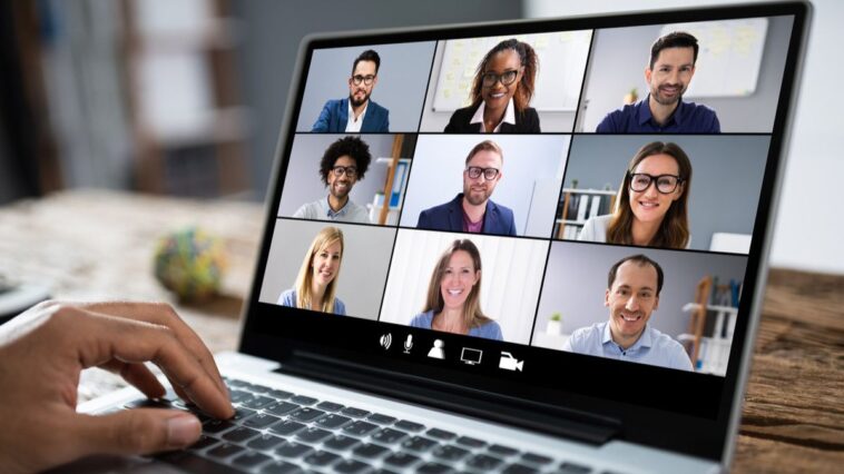 0629419001589366107SeringOnlineMeetingMengapaTerasaLebihMelelahkanshutterstock1692360436