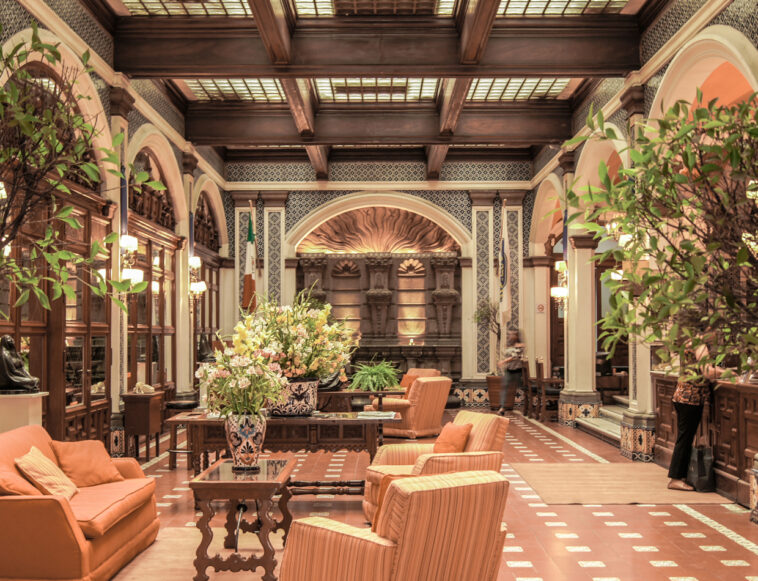 DLF The Dahlias: Where Modern Elegance Meets Convenience in Gurgaon 1 Herittage home 3 slider 1