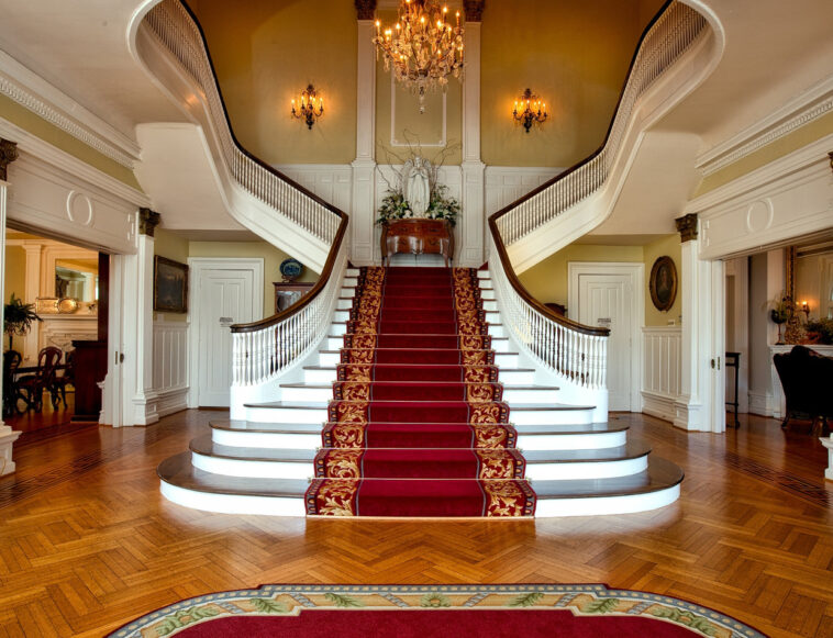 Unparalleled Elegance: Inside Luxury Apartments DLF The Dahlias 1 Herittage home 3 slider 3 6